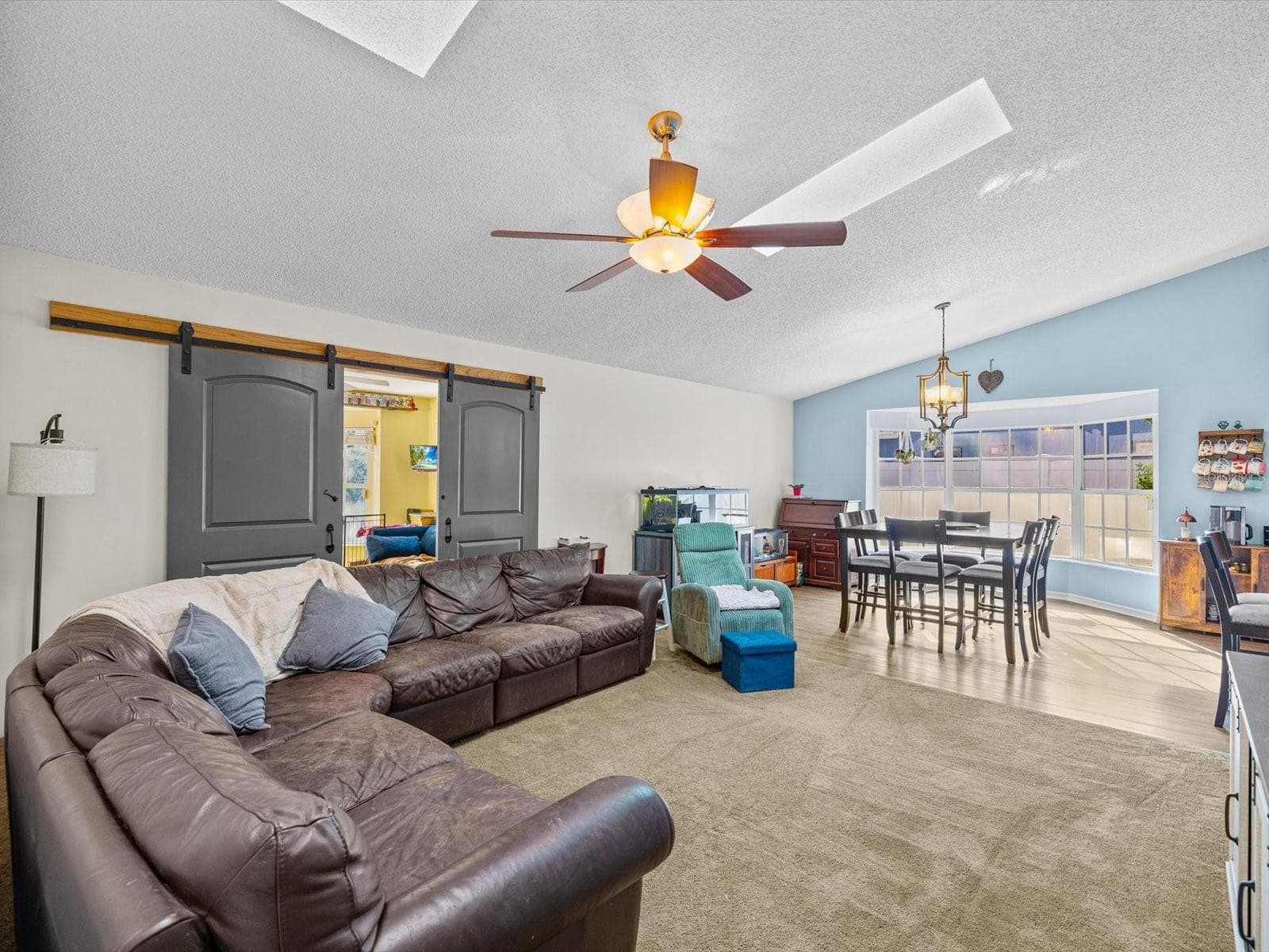 Single Family Residence at 8350 ROYAL HART DR, NEW PORT RICHEY, photo 2 of 31