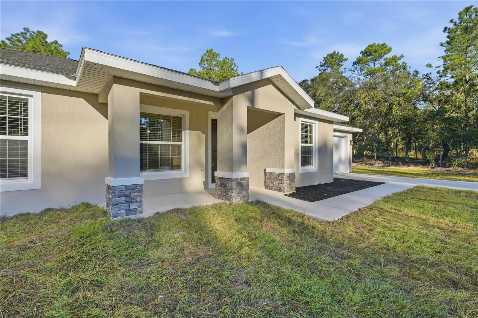 Single Family Residence at 670 SW WINDING HILLS RD, DUNNELLON, photo 2 of 45