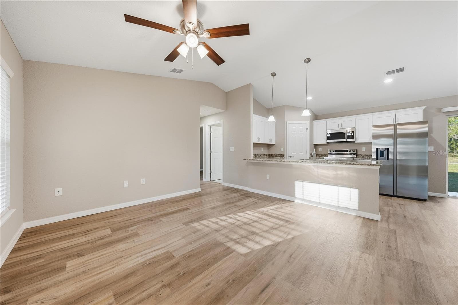 Single Family Residence at 670 SW WINDING HILLS RD, DUNNELLON, photo 4 of 45