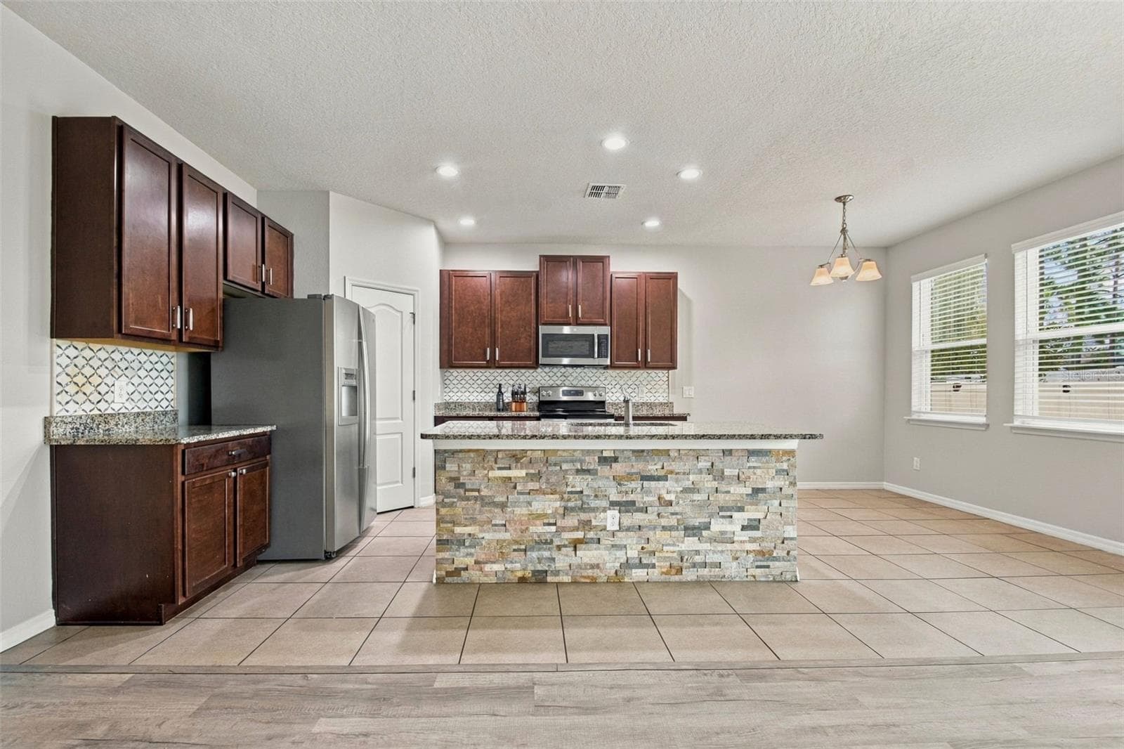 Single Family Residence at 1135 GARRETT GILLIAM DR, OCOEE, photo 8 of 40