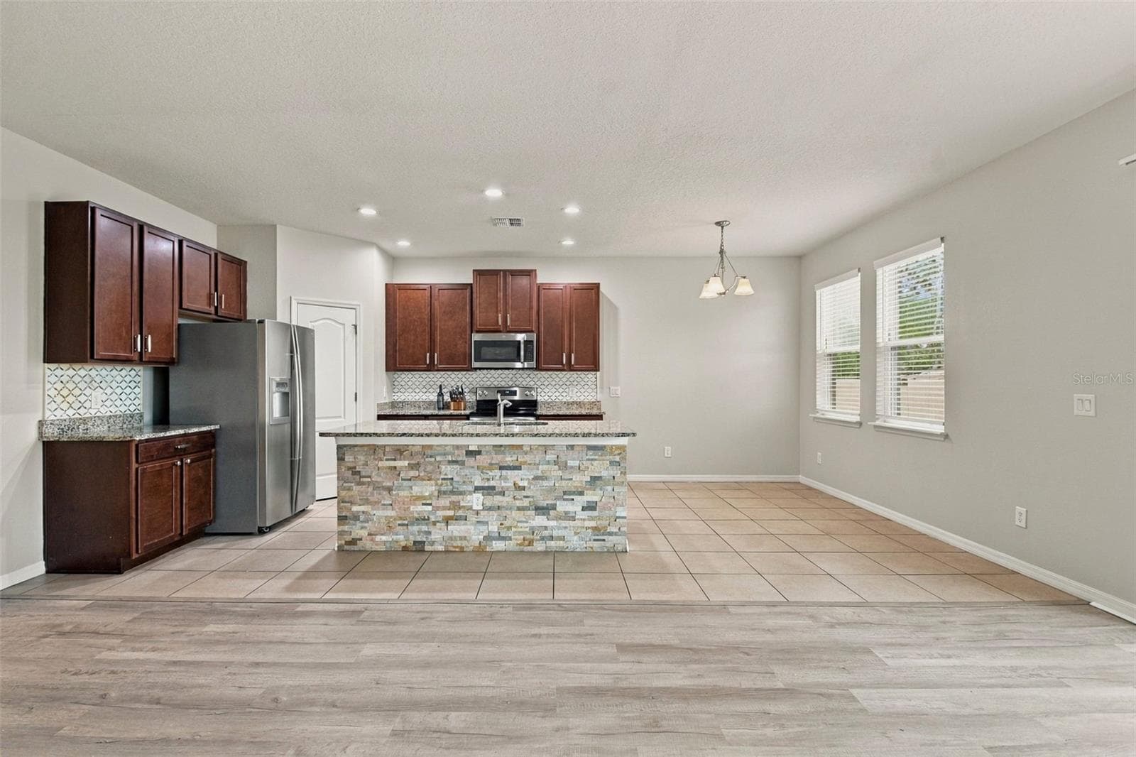 Single Family Residence at 1135 GARRETT GILLIAM DR, OCOEE, photo 9 of 40