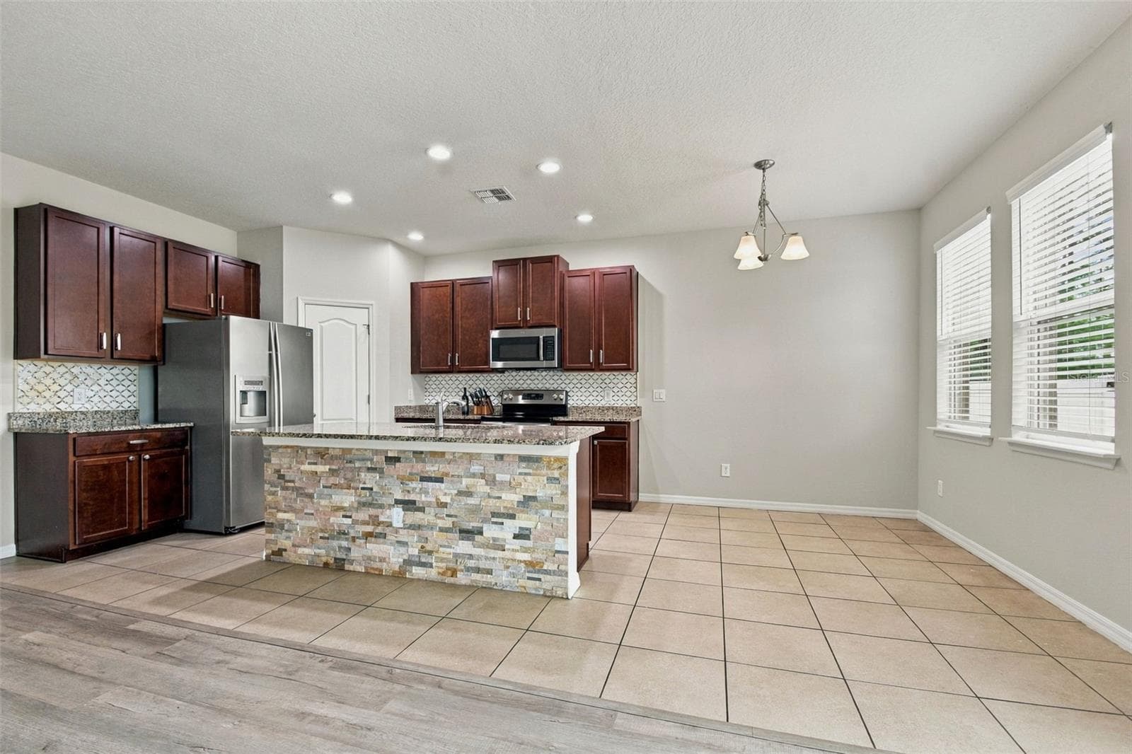 Single Family Residence at 1135 GARRETT GILLIAM DR, OCOEE, photo 10 of 40