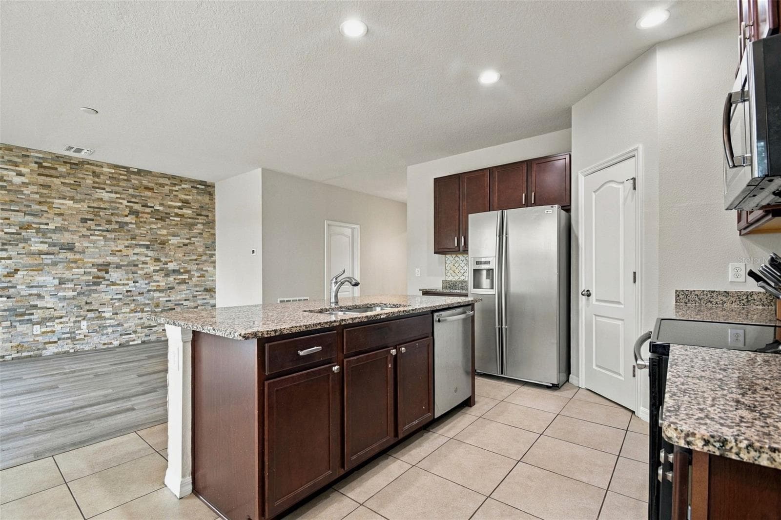Single Family Residence at 1135 GARRETT GILLIAM DR, OCOEE, photo 13 of 40
