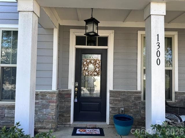 Single Family Residence at 1300 Oakhurst Drive, Waxhaw, photo 2 of 21