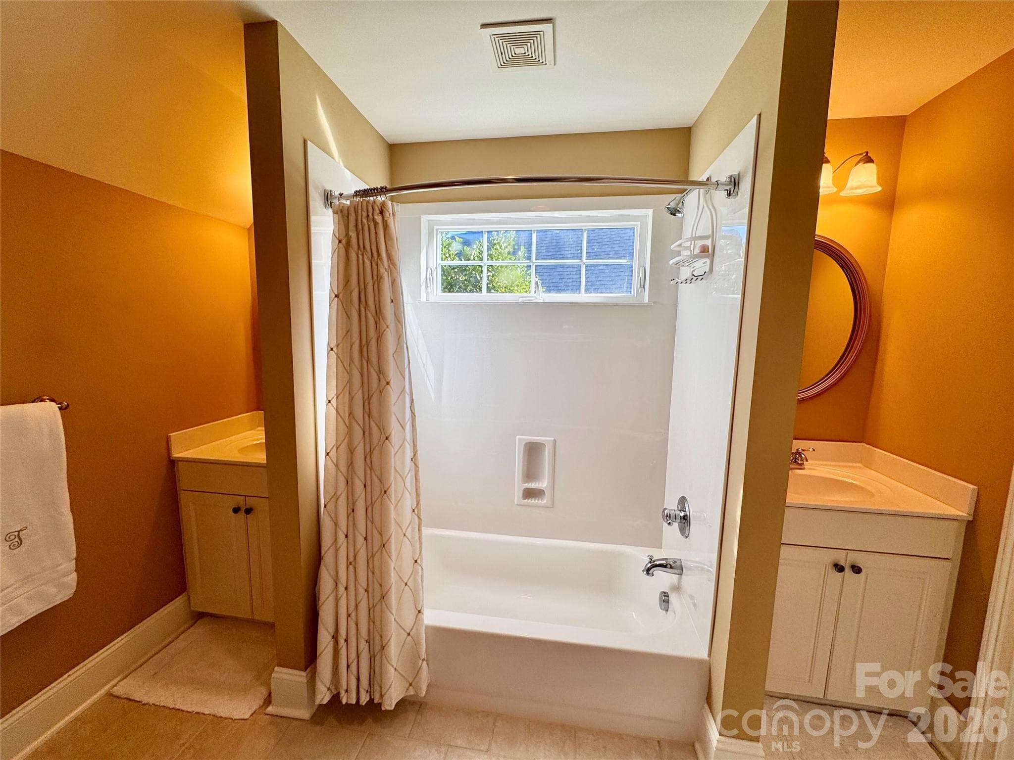 Shared Jack and Jill bathroom - 2909 Donegal Drive, Kannapolis