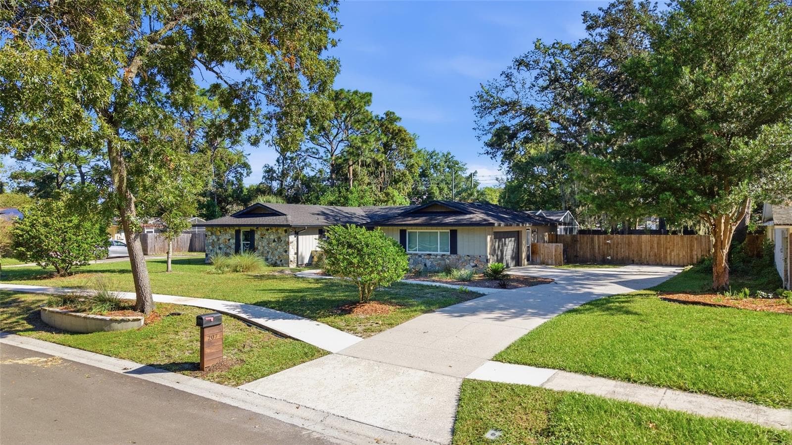 Single Family Residence at 207 ROYAL OAKS CIR, LONGWOOD, photo 41 of 52