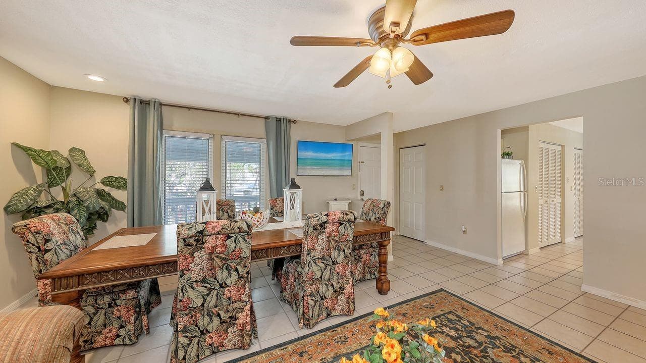 Duplex at 126 AVENIDA VENECCIA, SARASOTA, photo 7 of 67