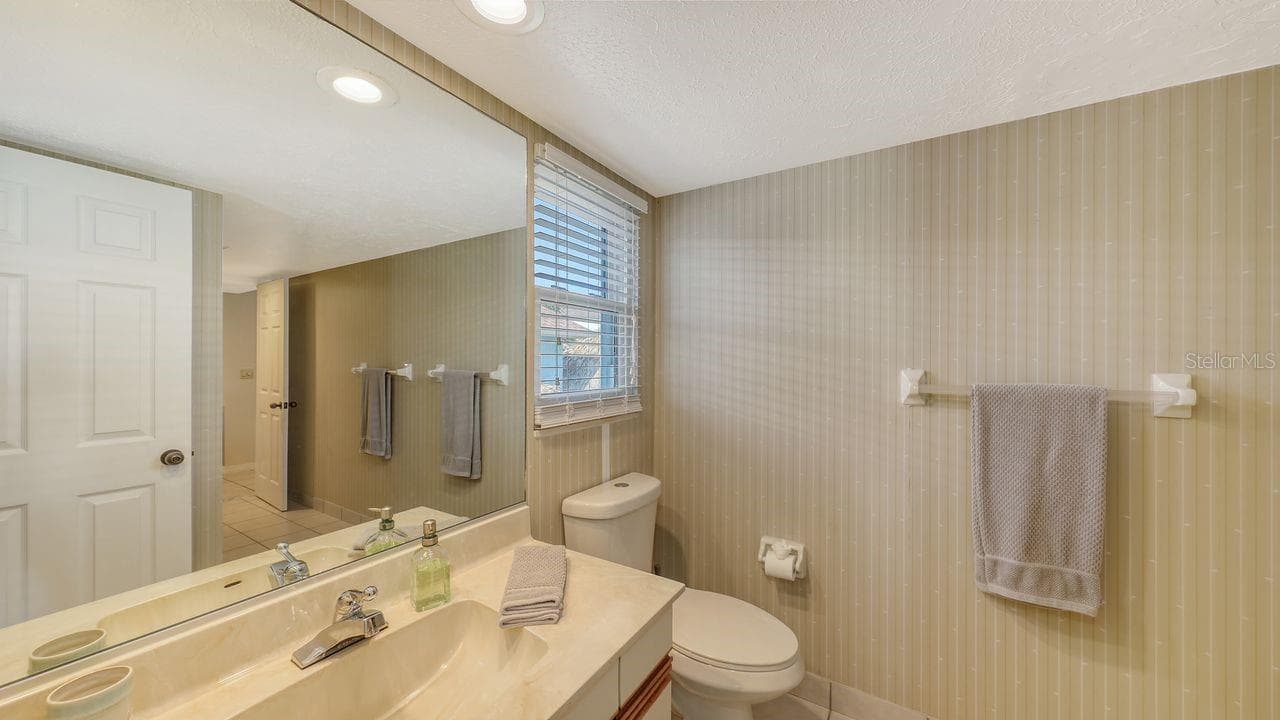 Duplex at 126 AVENIDA VENECCIA, SARASOTA, photo 16 of 67