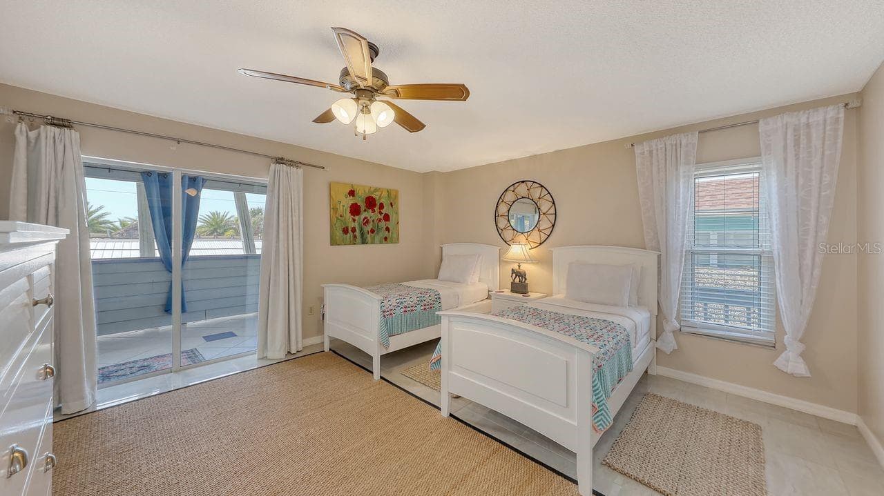 Duplex at 126 AVENIDA VENECCIA, SARASOTA, photo 13 of 67