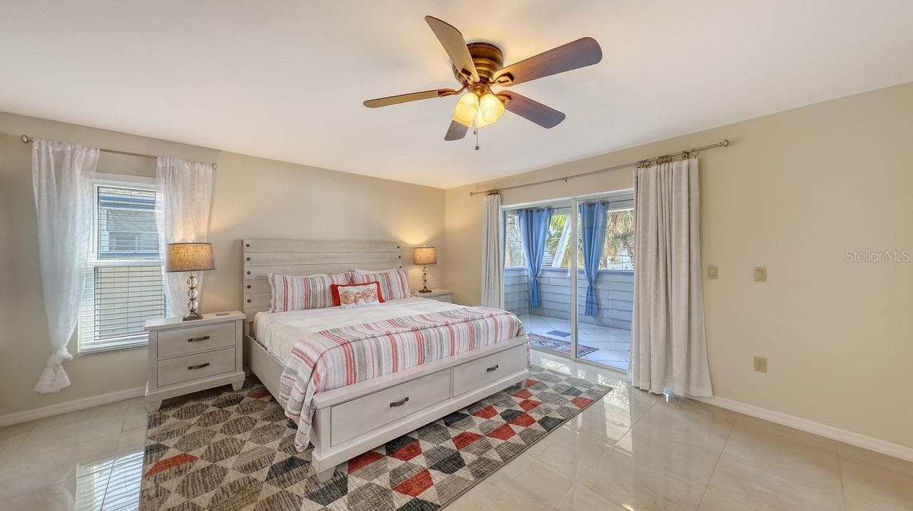 Duplex at 126 AVENIDA VENECCIA, SARASOTA, photo 17 of 67