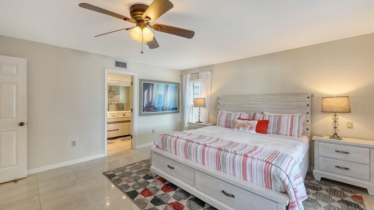 Duplex at 126 AVENIDA VENECCIA, SARASOTA, photo 18 of 67