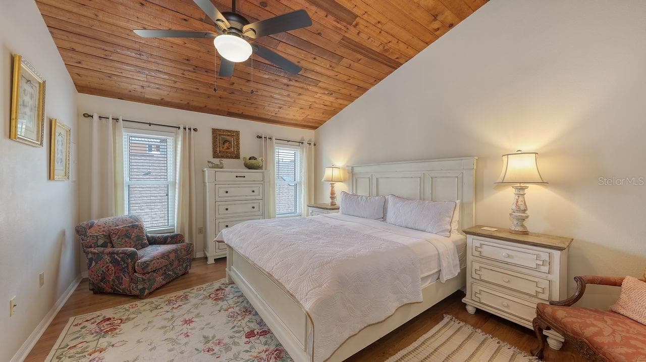 Duplex at 126 AVENIDA VENECCIA, SARASOTA, photo 26 of 67