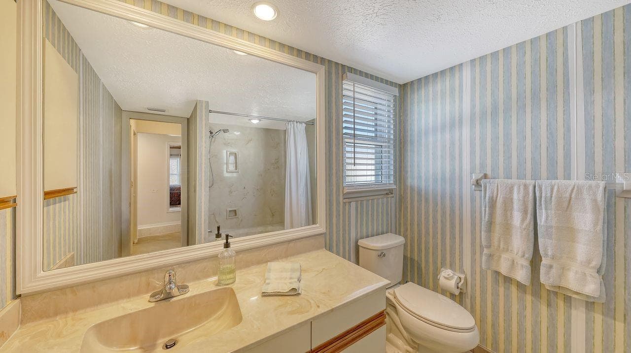 Duplex at 126 AVENIDA VENECCIA, SARASOTA, photo 33 of 67