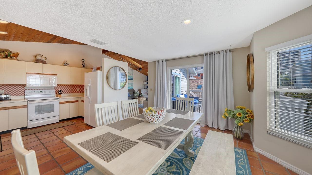 Duplex at 126 AVENIDA VENECCIA, SARASOTA, photo 38 of 67