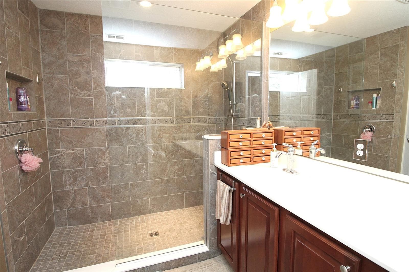 Single Family Residence at 516 LAGO LOOP, DAVENPORT, photo 8 of 51