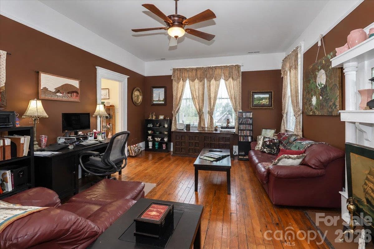 Upstairs Family Room - 403 W Front Street, Statesville