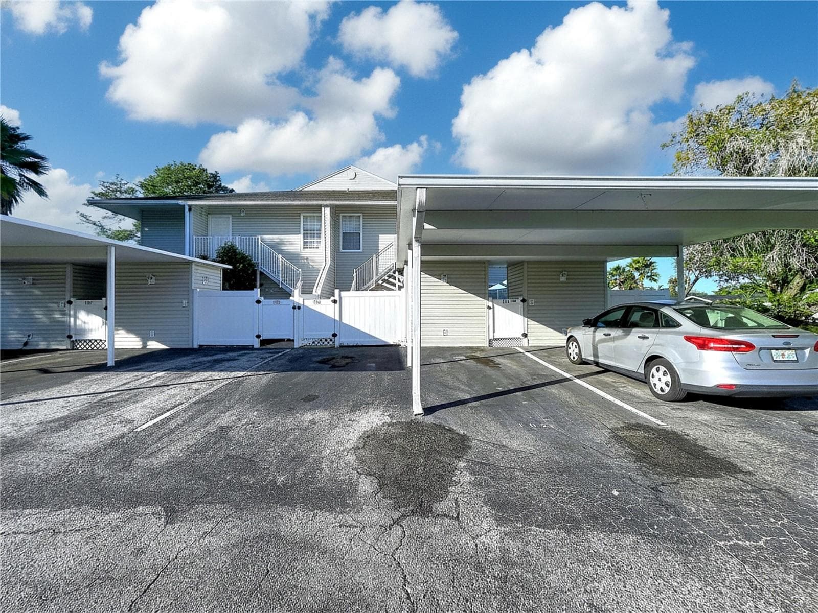 Condominium at 8350 SAVANNAH TRACE CIR #102, TAMPA, photo 15 of 105