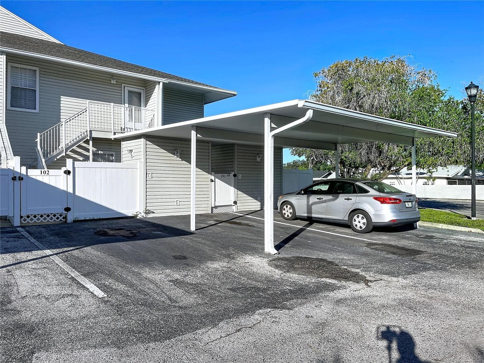 Condominium at 8350 SAVANNAH TRACE CIR #102, TAMPA, photo 29 of 105