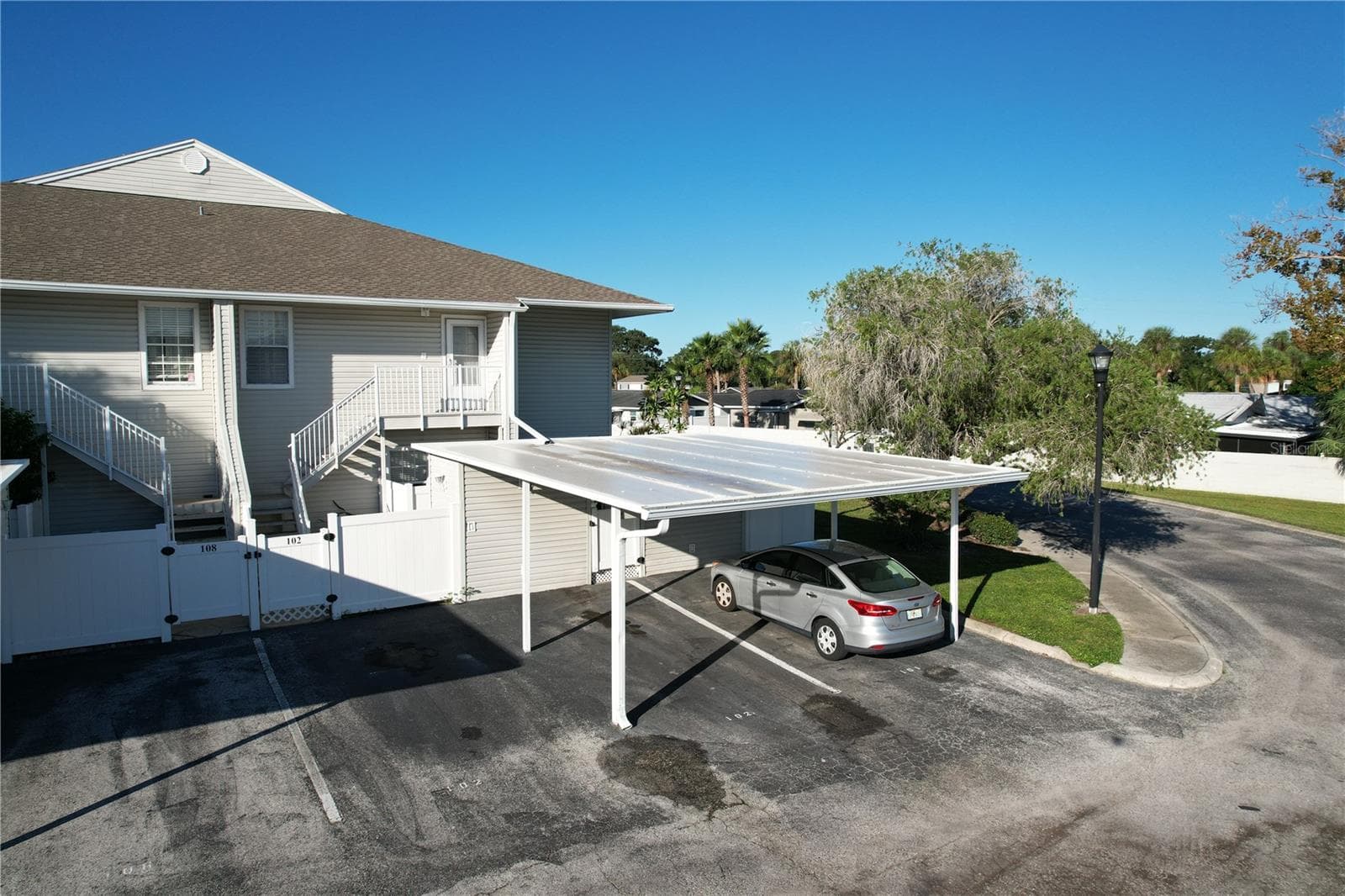 Condominium at 8350 SAVANNAH TRACE CIR #102, TAMPA, photo 31 of 105