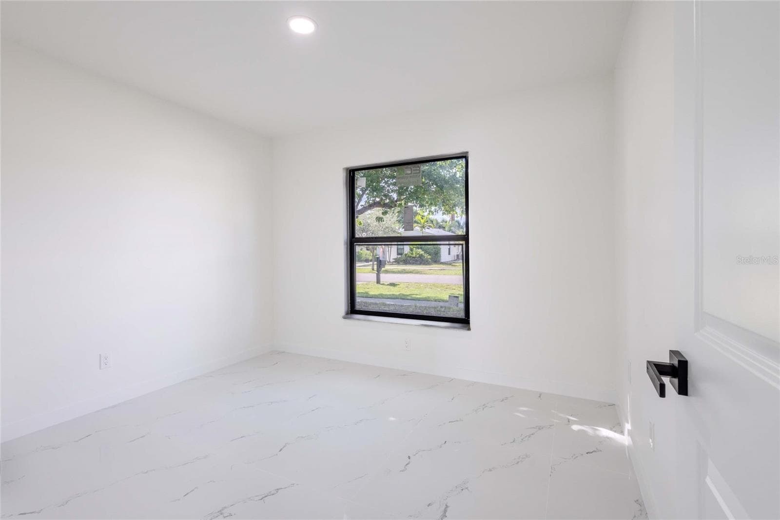 Single Family Residence at 1038 RIDGEWAY DR, NORTH FORT MYERS, photo 11 of 21