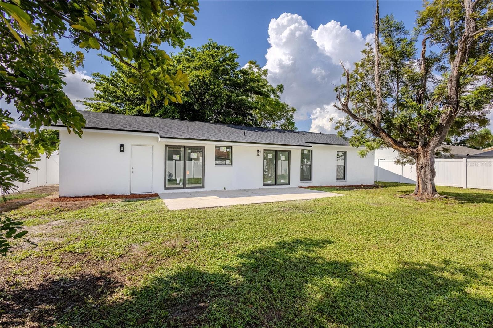 Single Family Residence at 1038 RIDGEWAY DR, NORTH FORT MYERS, photo 15 of 21