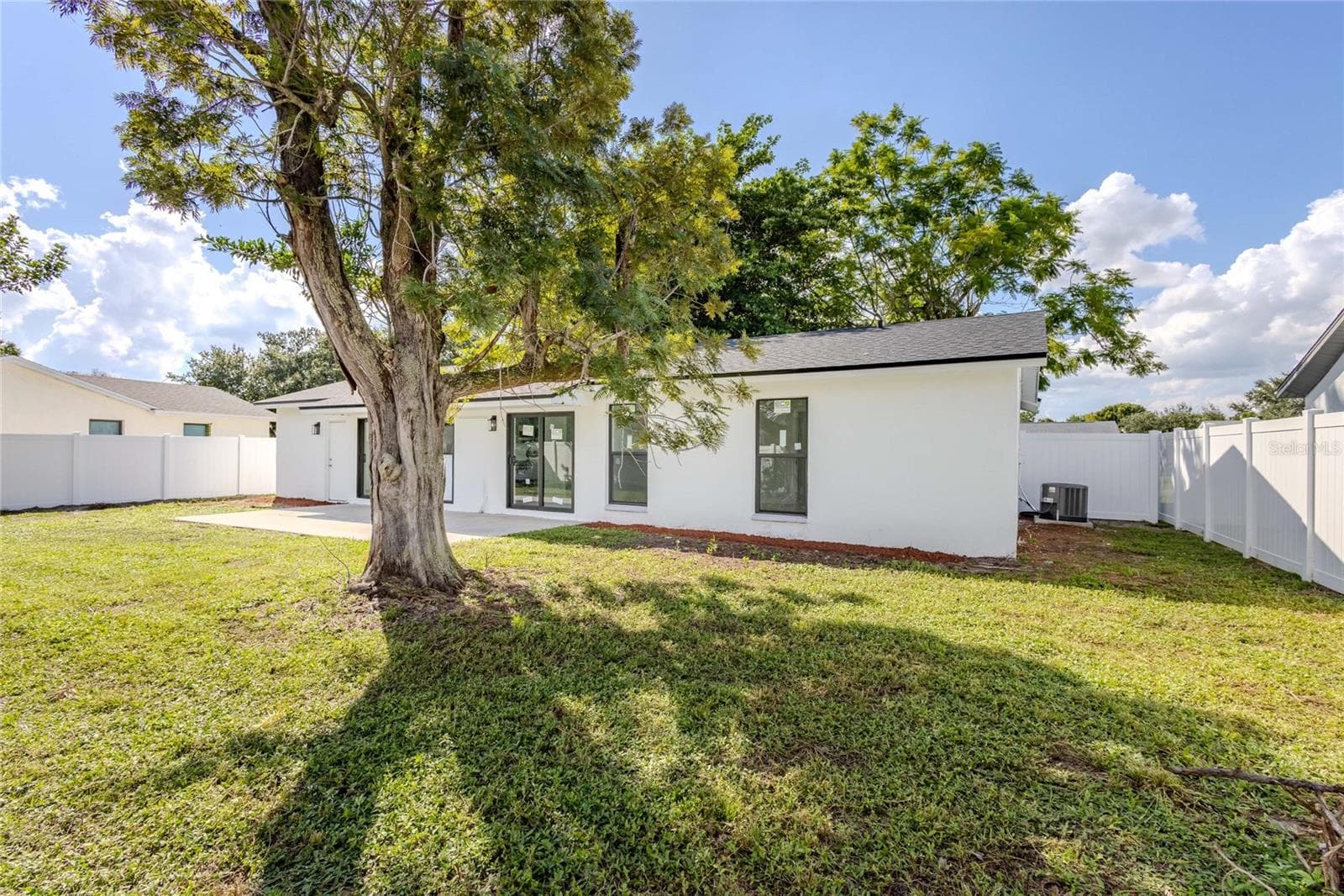 Single Family Residence at 1038 RIDGEWAY DR, NORTH FORT MYERS, photo 16 of 21