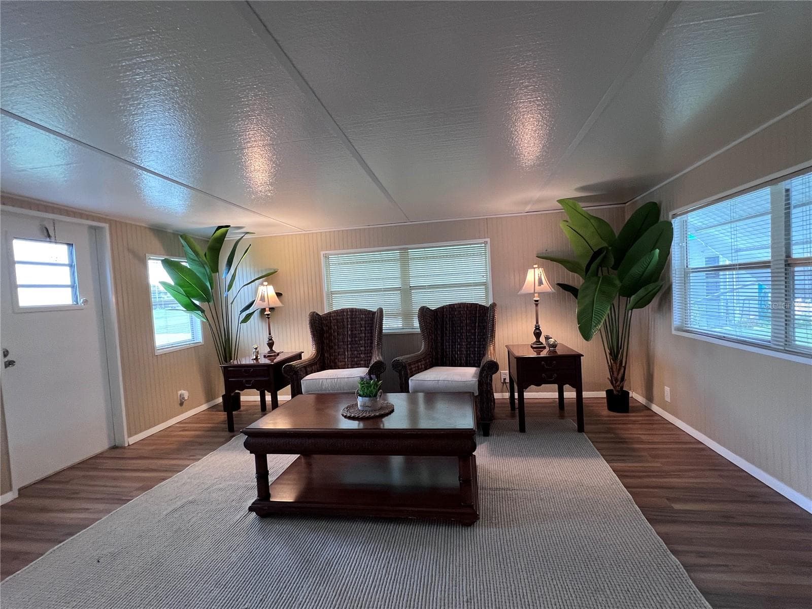 Manufactured Home at 39518 STERLING DR, ZEPHYRHILLS, photo 4 of 27