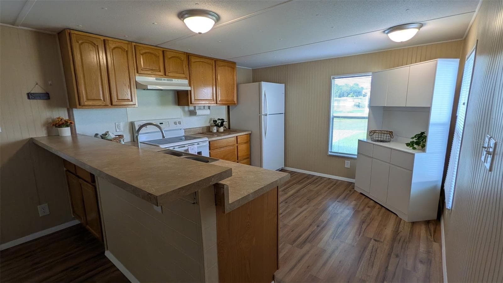 Manufactured Home at 39518 STERLING DR, ZEPHYRHILLS, photo 15 of 27