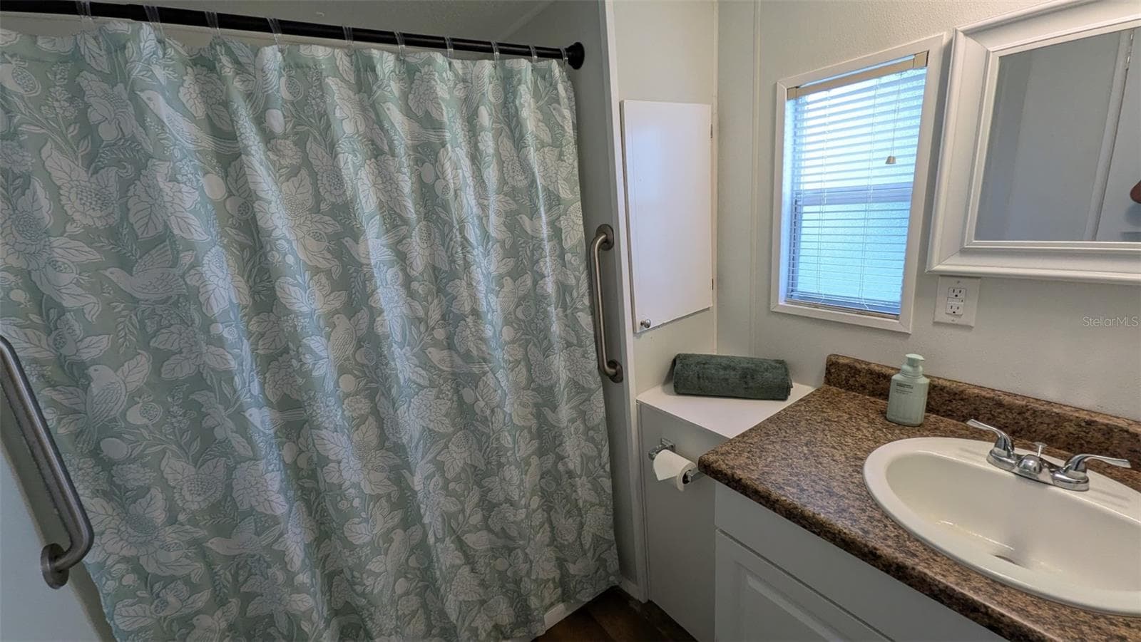 Manufactured Home at 39518 STERLING DR, ZEPHYRHILLS, photo 22 of 27