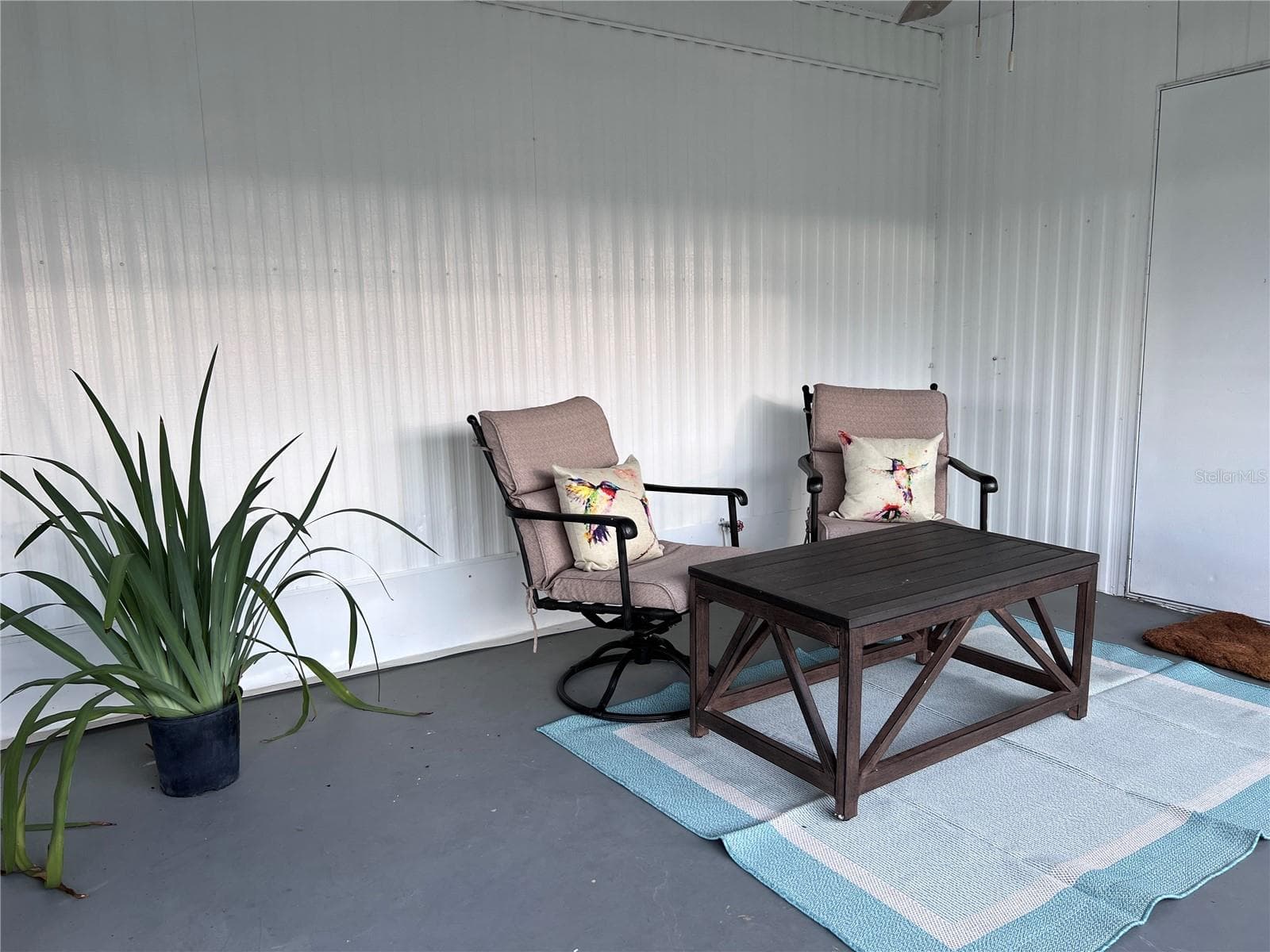 Screened Patio - 39518 STERLING DR, ZEPHYRHILLS