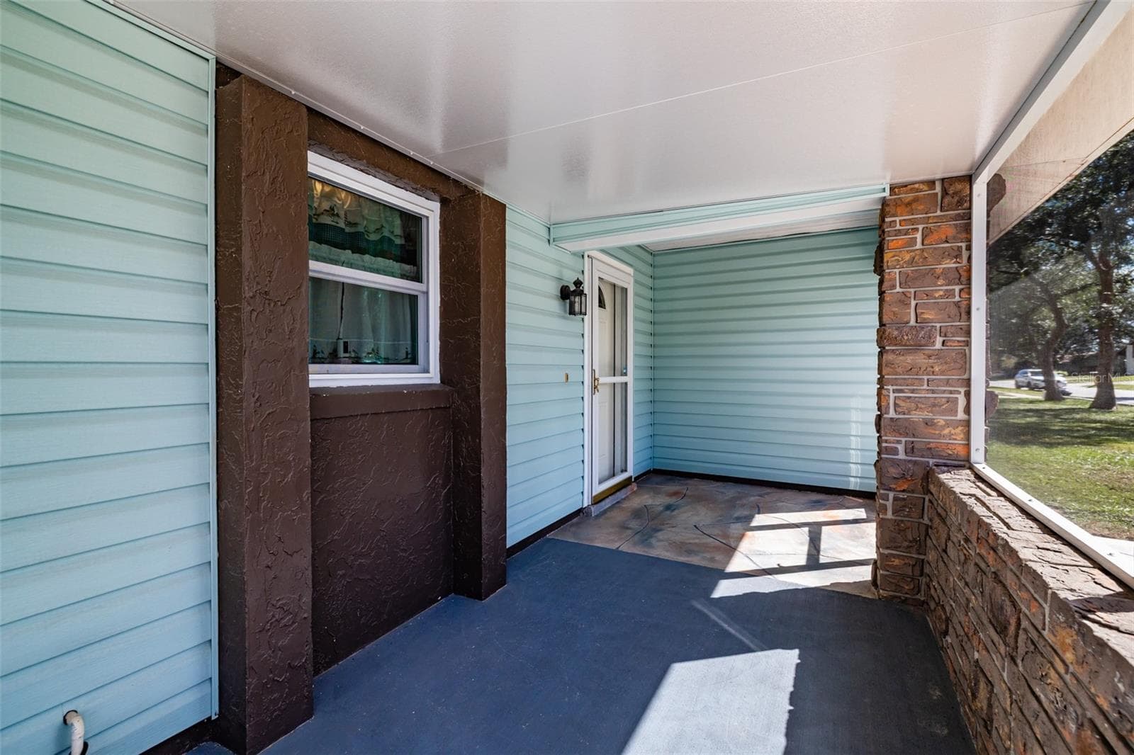 Single Family Residence at 3302 KING RICHARD, SEFFNER, photo 6 of 49