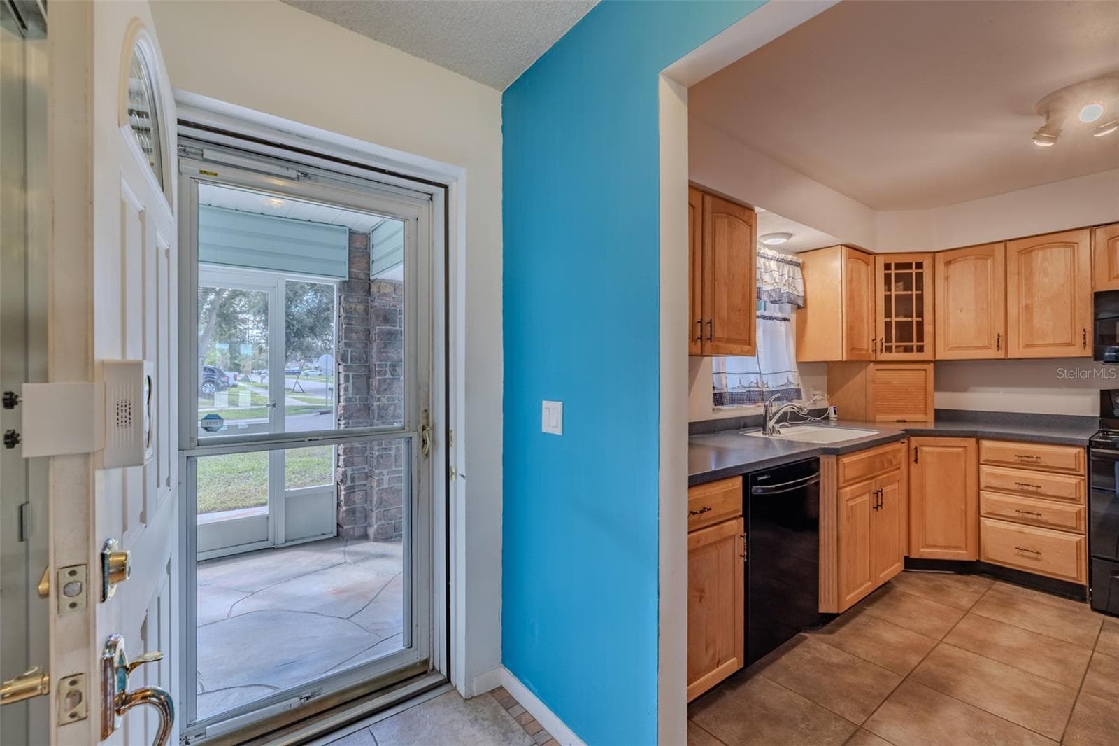 Single Family Residence at 3302 KING RICHARD, SEFFNER, photo 8 of 49