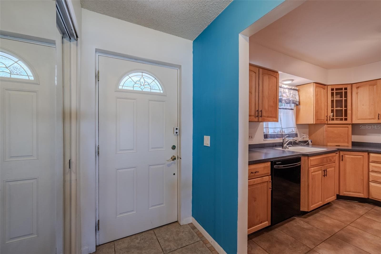 Single Family Residence at 3302 KING RICHARD, SEFFNER, photo 9 of 49
