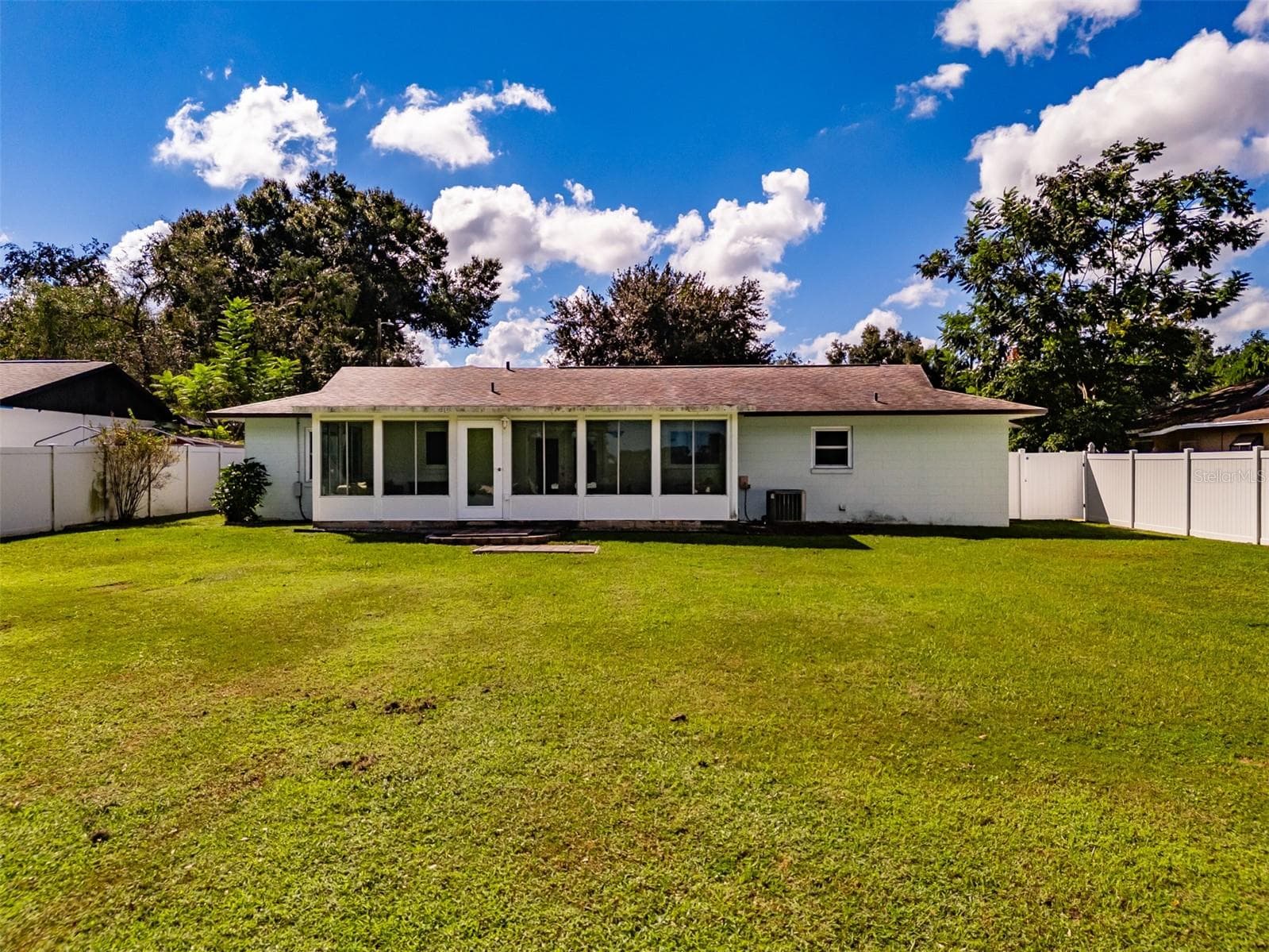 Single Family Residence at 3302 KING RICHARD, SEFFNER, photo 37 of 49