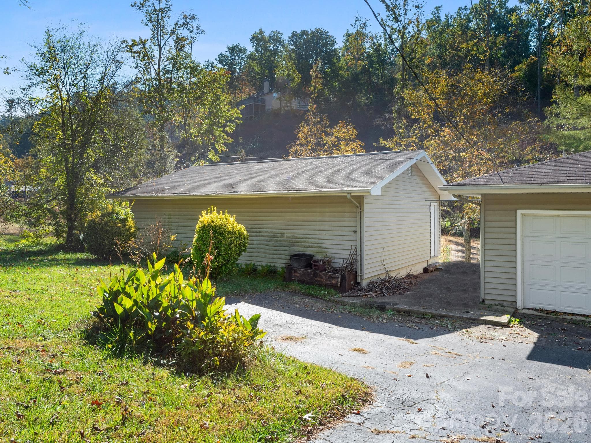 Detached workshop/garage - 239 Baird Cove Road, Asheville