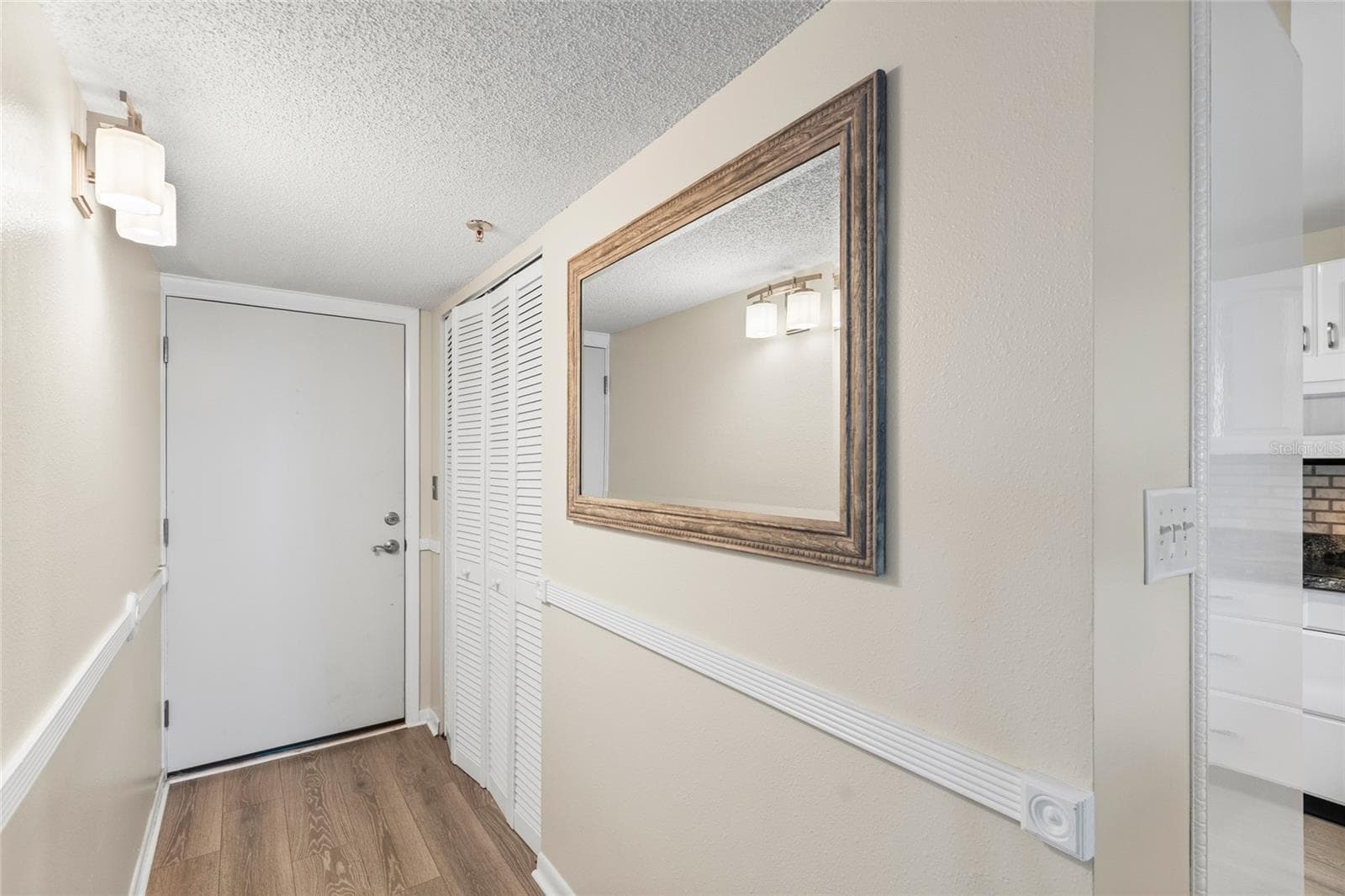 Foyer - 14900 GULF BLVD #204, MADEIRA BEACH