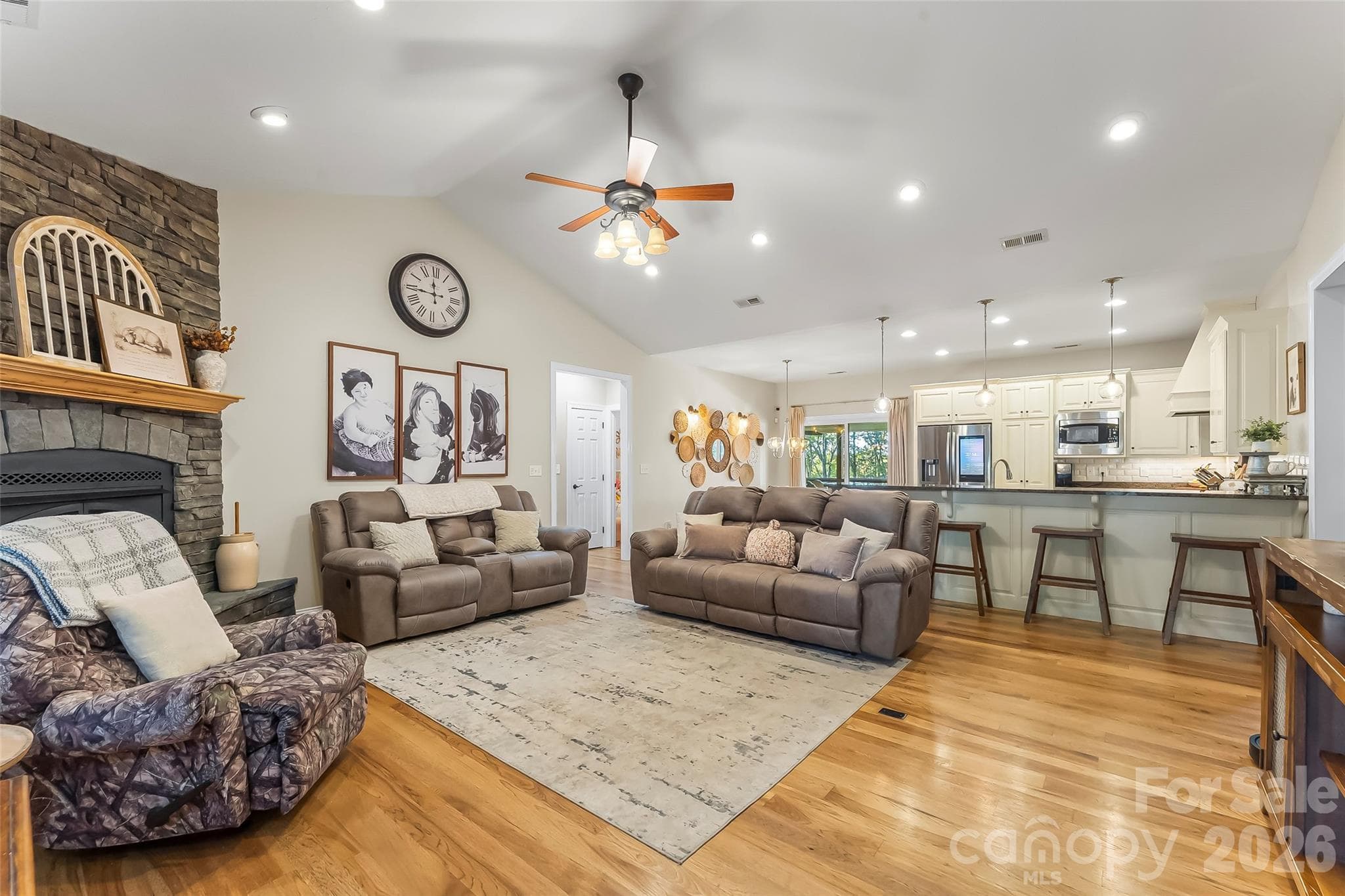 Single Family Residence at 410 Timberland Drive, Marion, photo 5 of 46