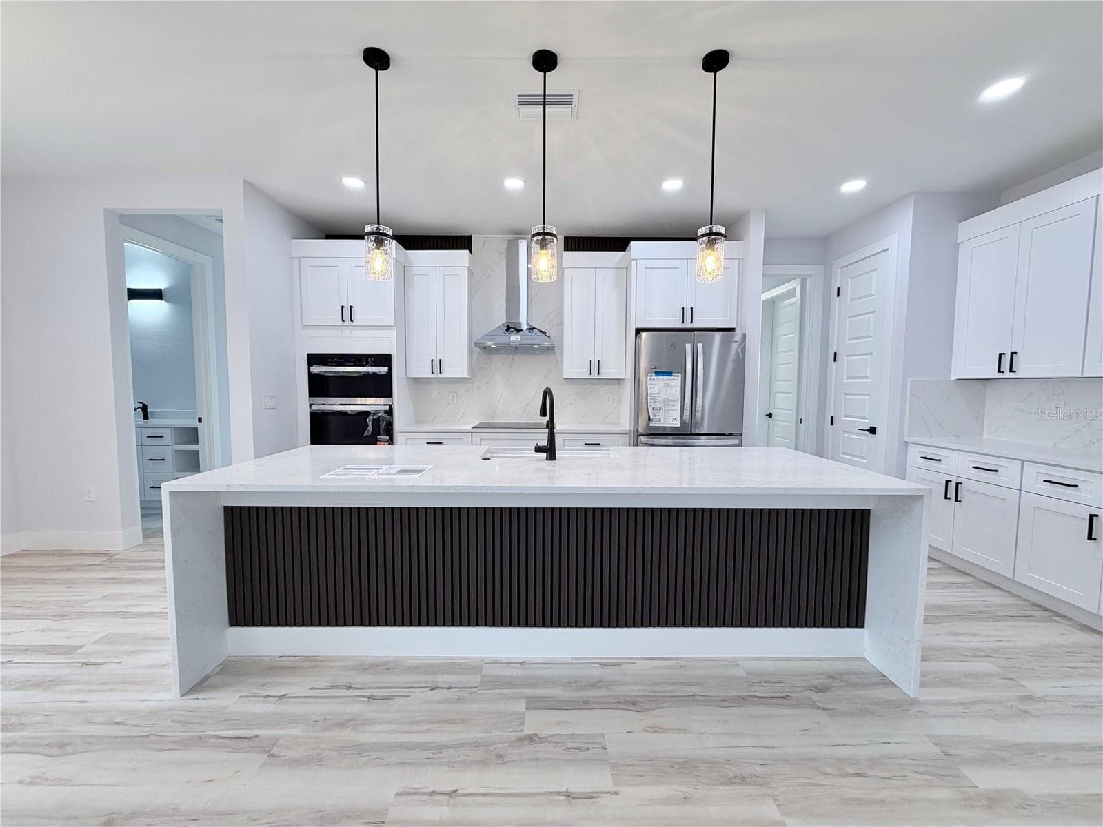 Updated Modern Kitchen - 2675 YACOLT AVE, NORTH PORT