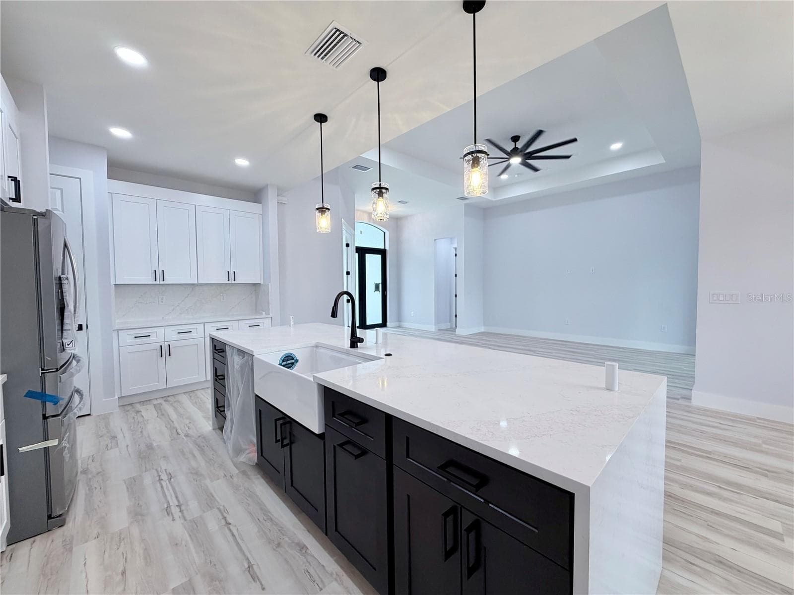 Kitchen Island with Farm Sink - 2675 YACOLT AVE, NORTH PORT