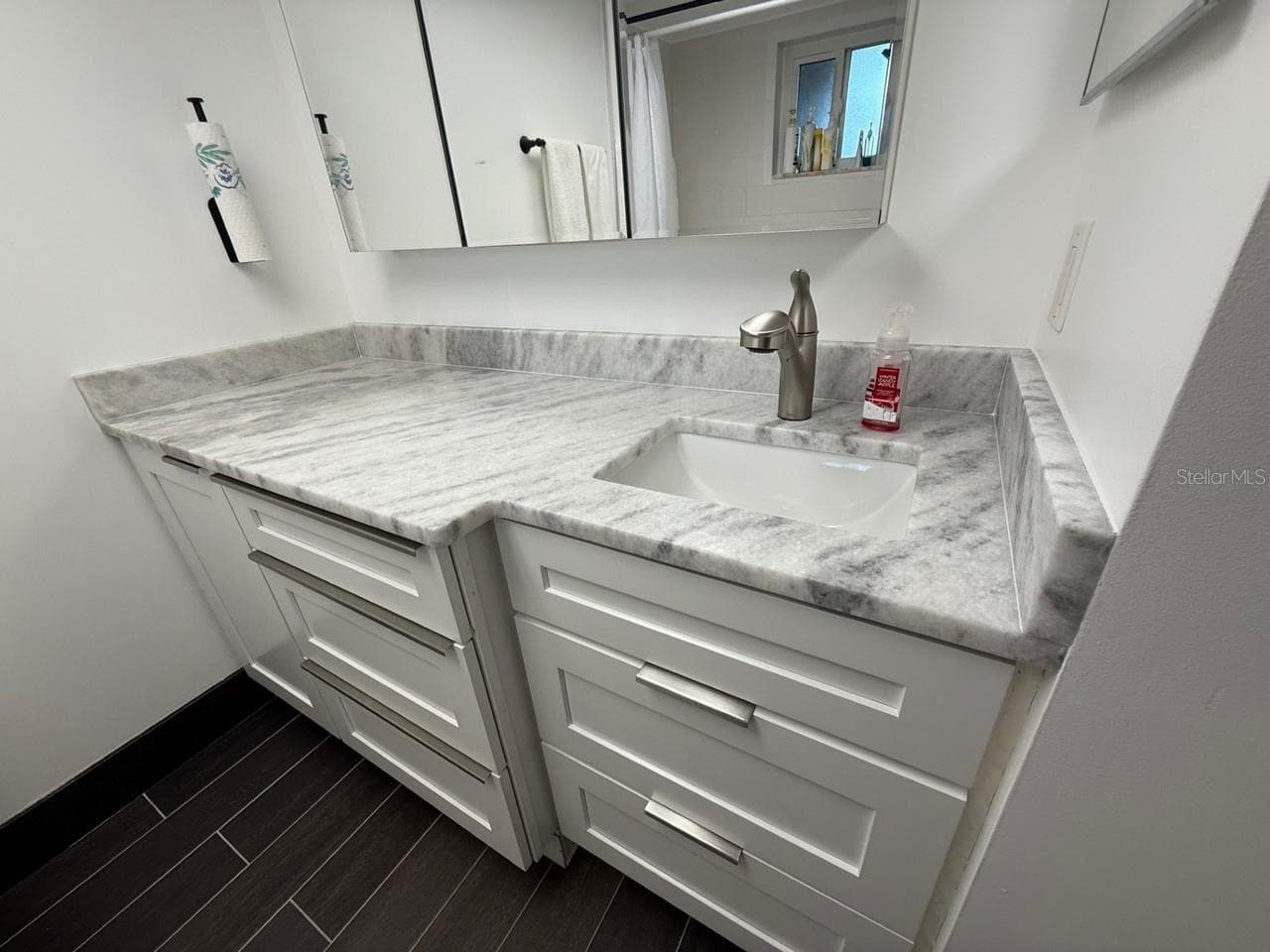 UPDATED to PERFECTION - 215 VALENCIA BLVD #107, BELLEAIR BLUFFS