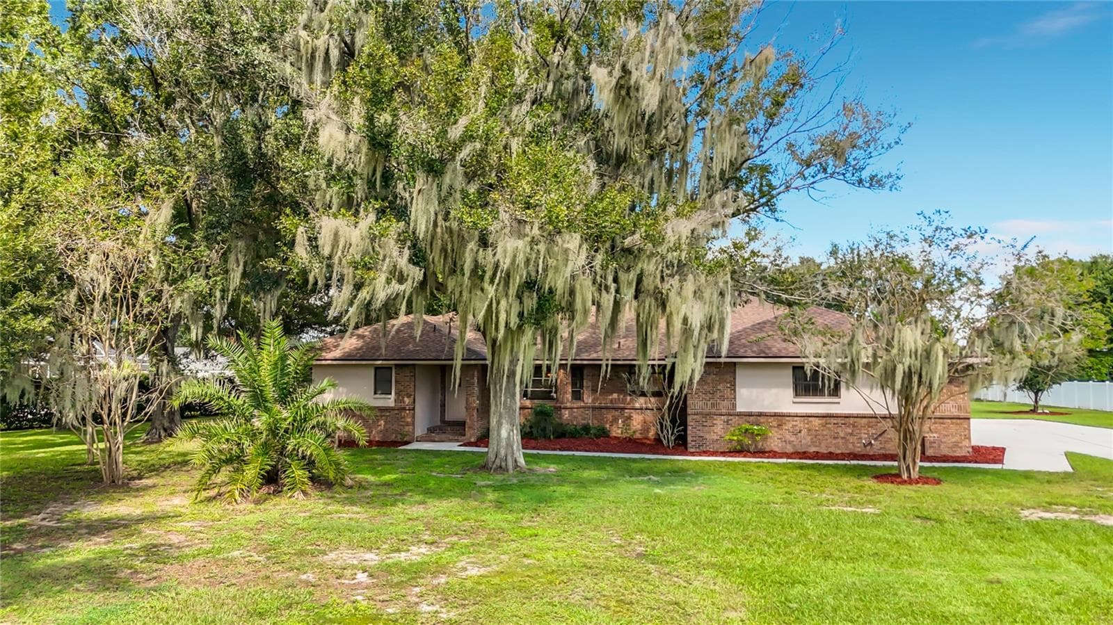 3 Bedrooms,2 baths - 6720 LAKELAND HIGHLANDS RD, LAKELAND