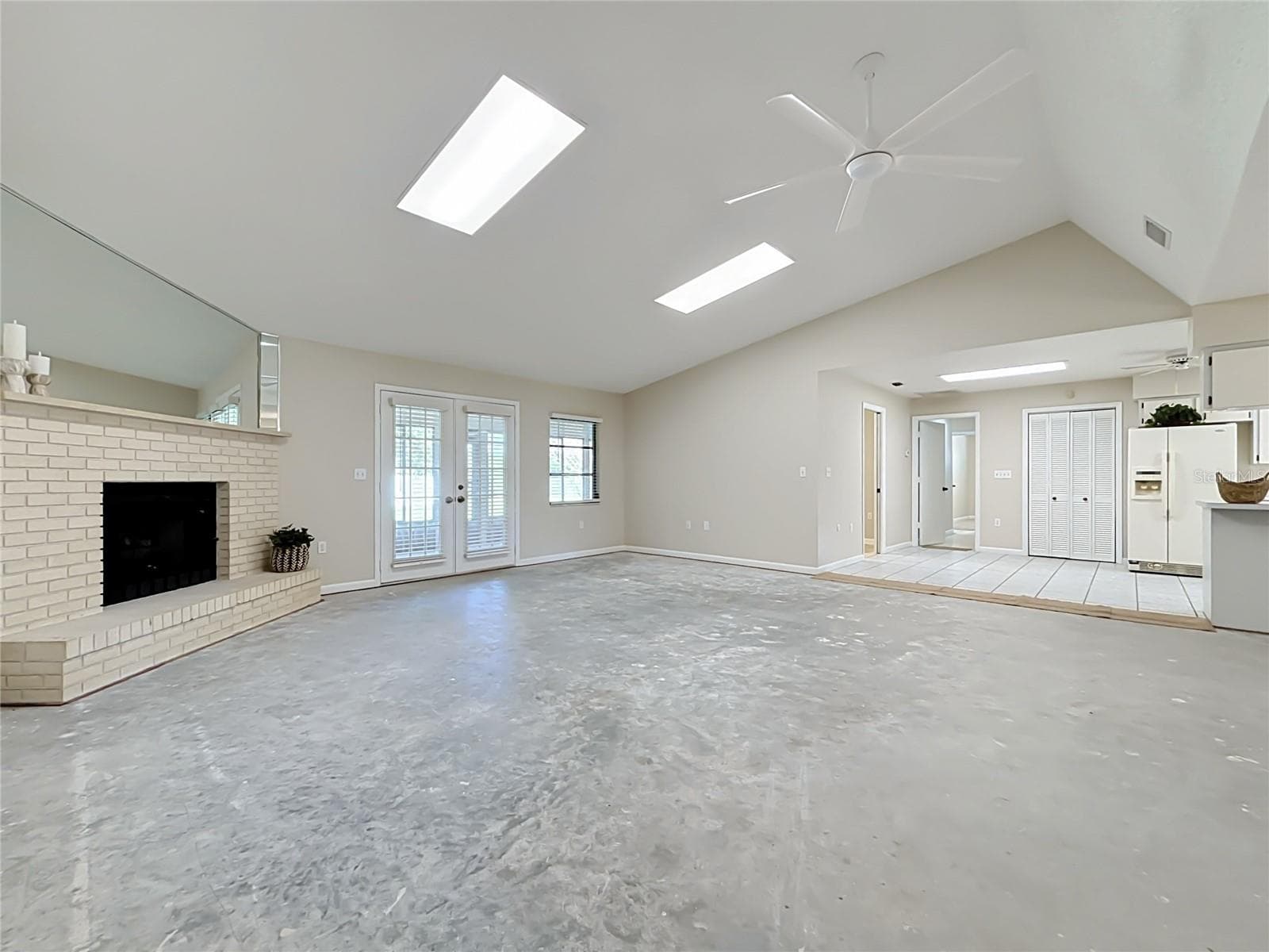All carpet removed so new buyer can customize - 6720 LAKELAND HIGHLANDS RD, LAKELAND