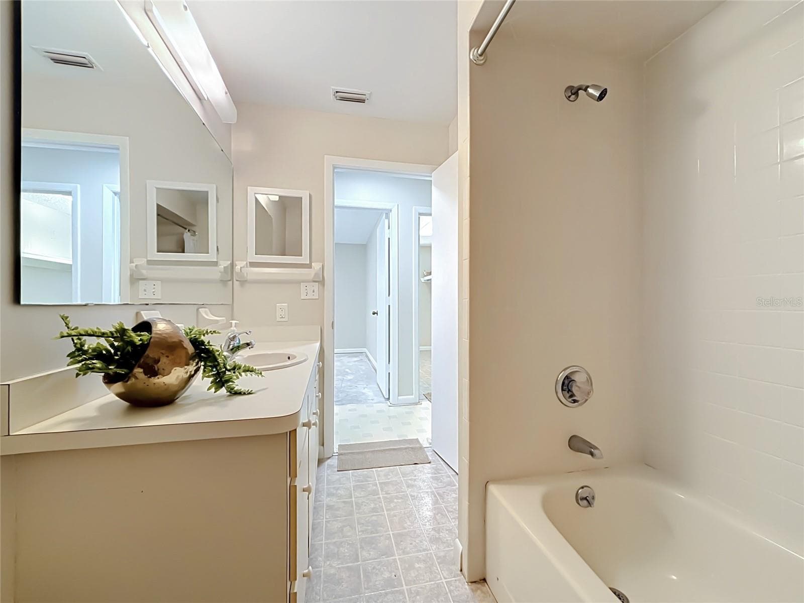 Guest Bathroom - 6720 LAKELAND HIGHLANDS RD, LAKELAND