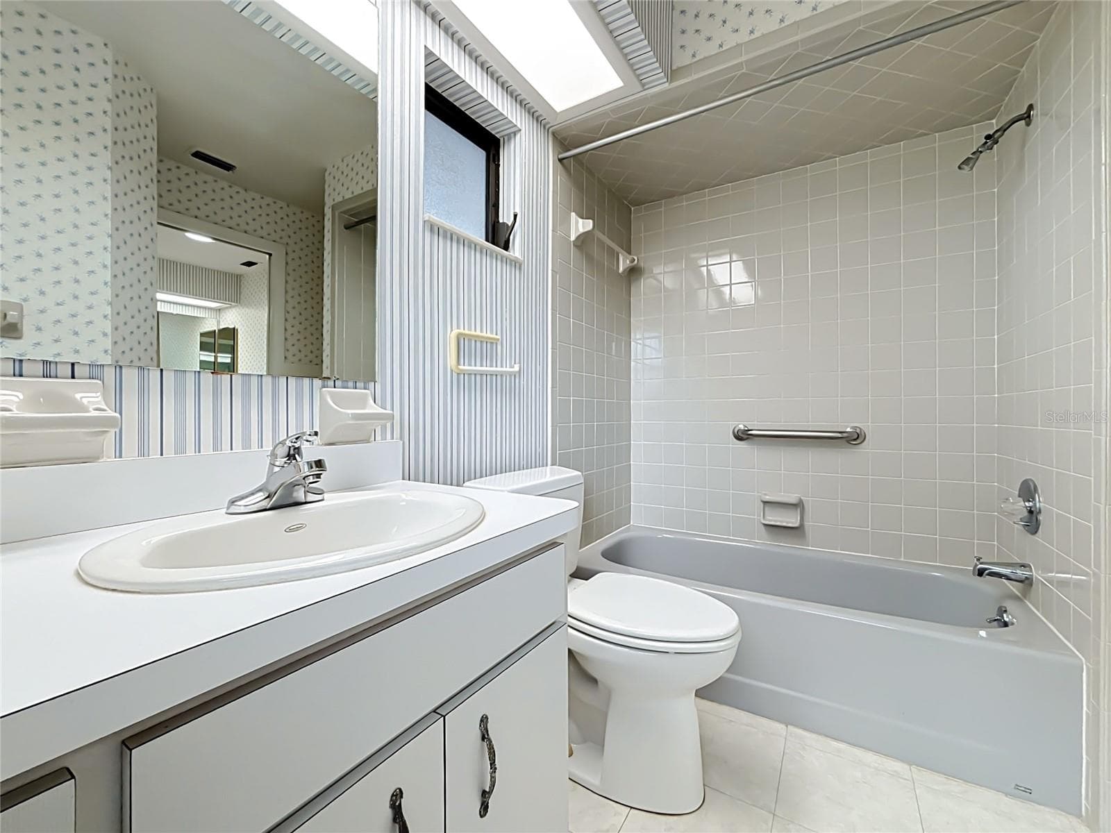 Primary Bathroom - 6720 LAKELAND HIGHLANDS RD, LAKELAND