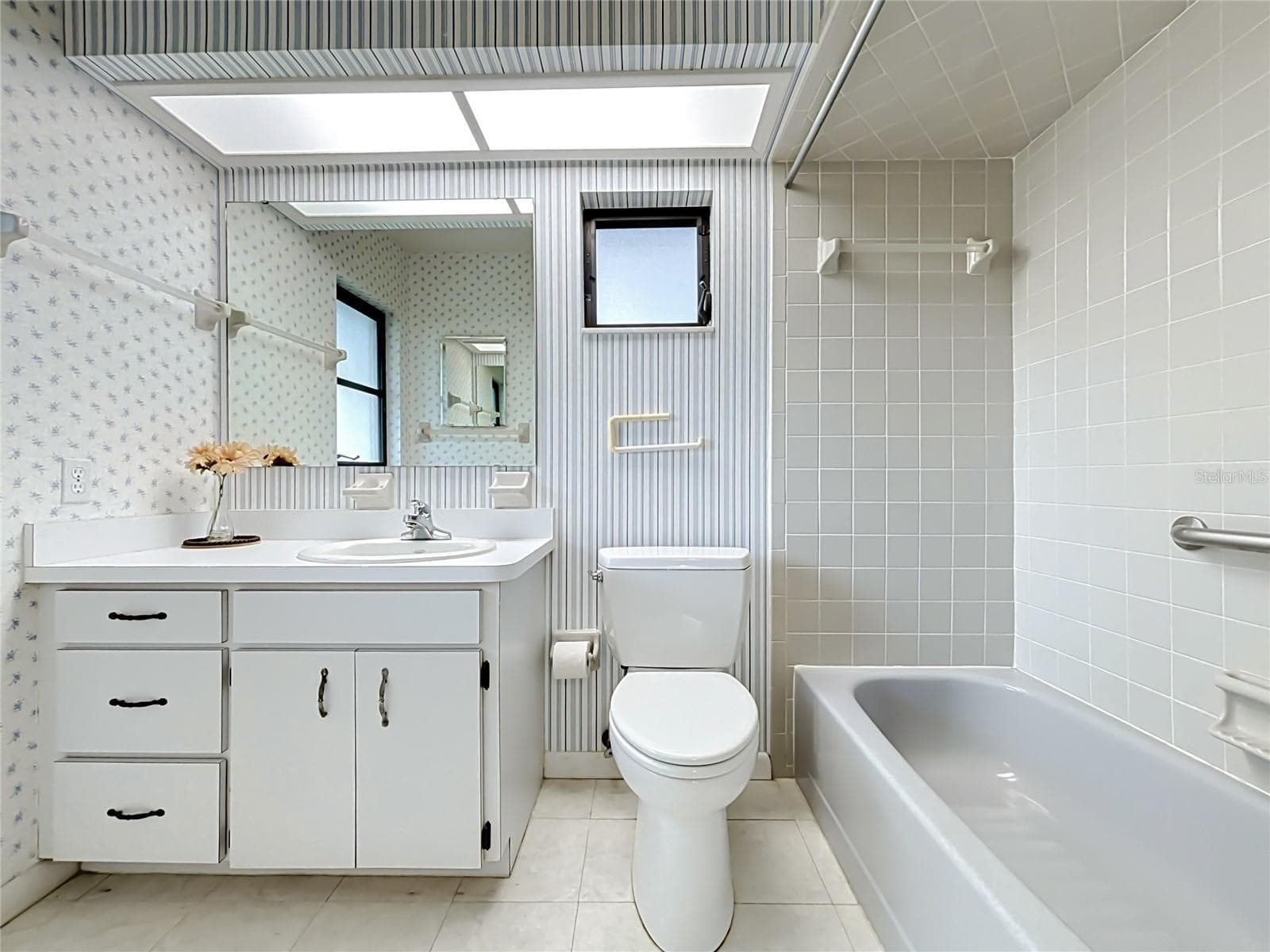 Primary Bathroom - 6720 LAKELAND HIGHLANDS RD, LAKELAND