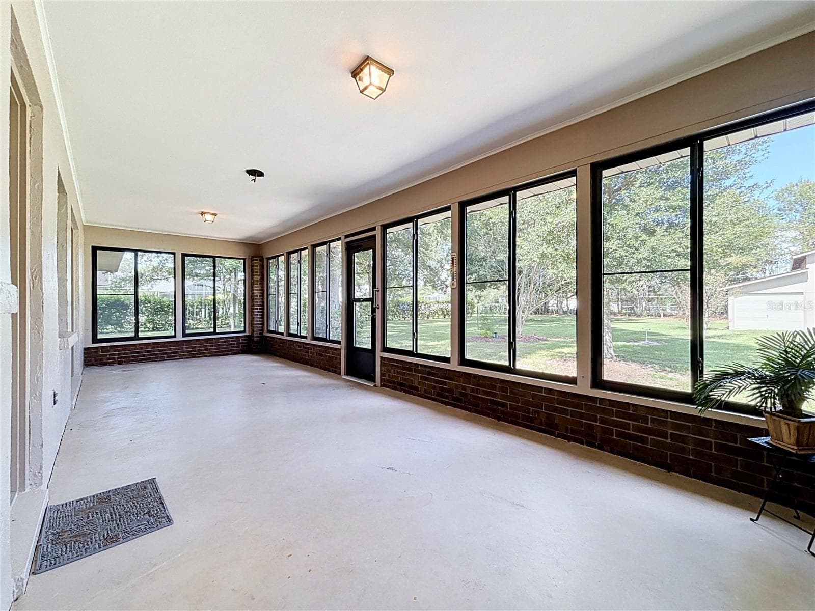 Fantastic Oversized Florida room - 6720 LAKELAND HIGHLANDS RD, LAKELAND