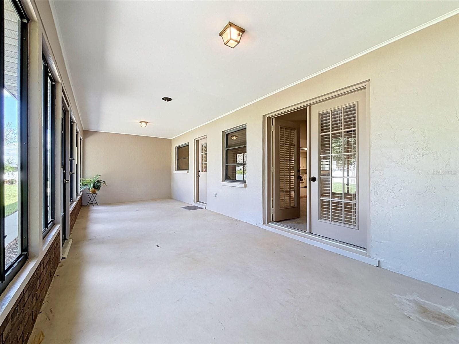 Almost 250 sq ft---not counted in living space. currently no AC - 6720 LAKELAND HIGHLANDS RD, LAKELAND