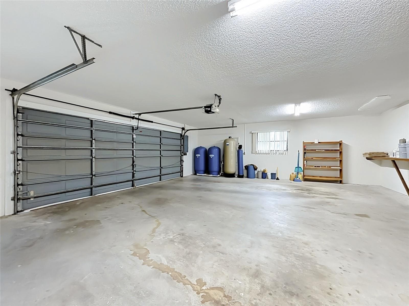 Side entry garage - 6720 LAKELAND HIGHLANDS RD, LAKELAND