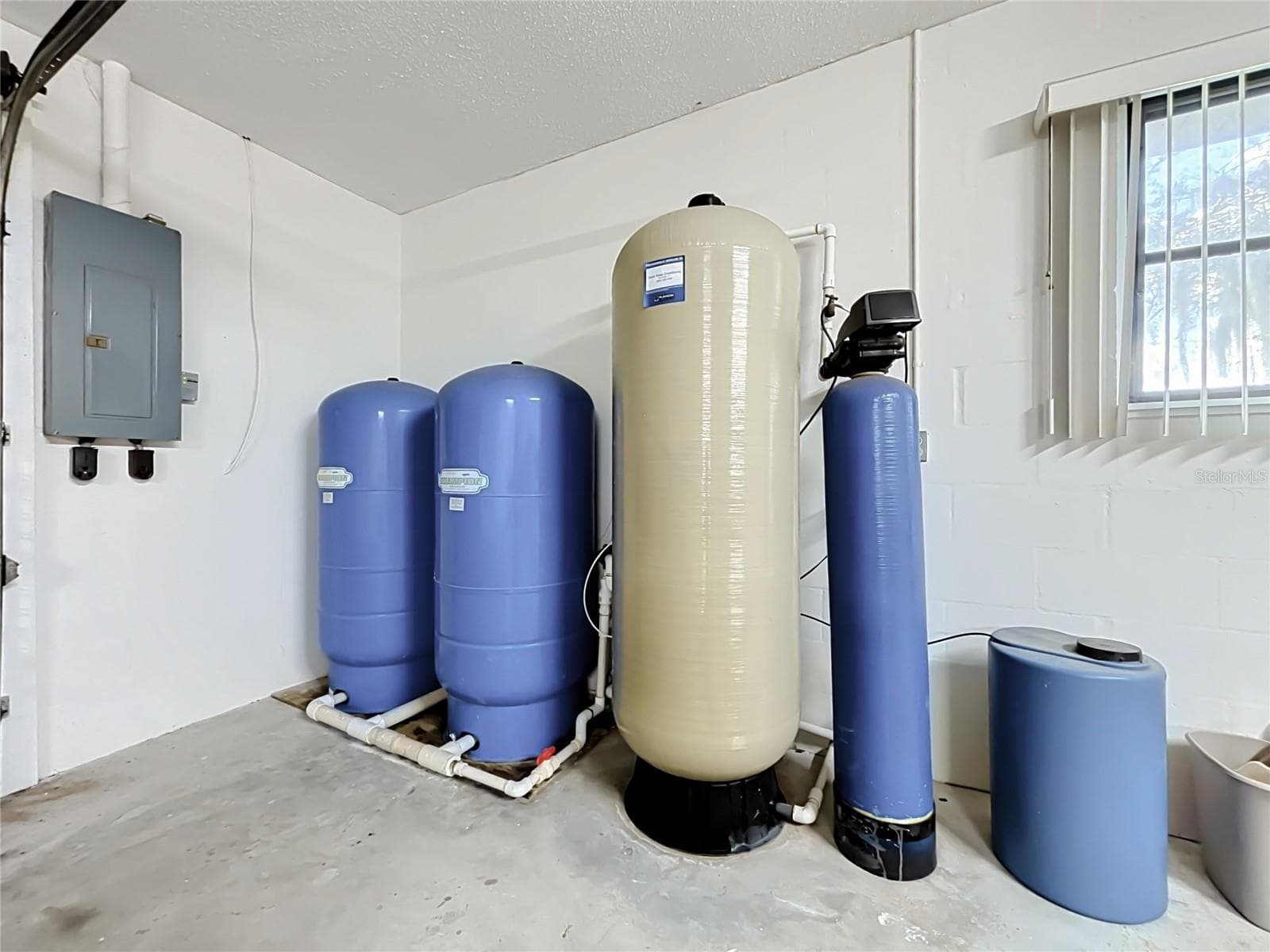 Well & septic keep your bills low - 6720 LAKELAND HIGHLANDS RD, LAKELAND
