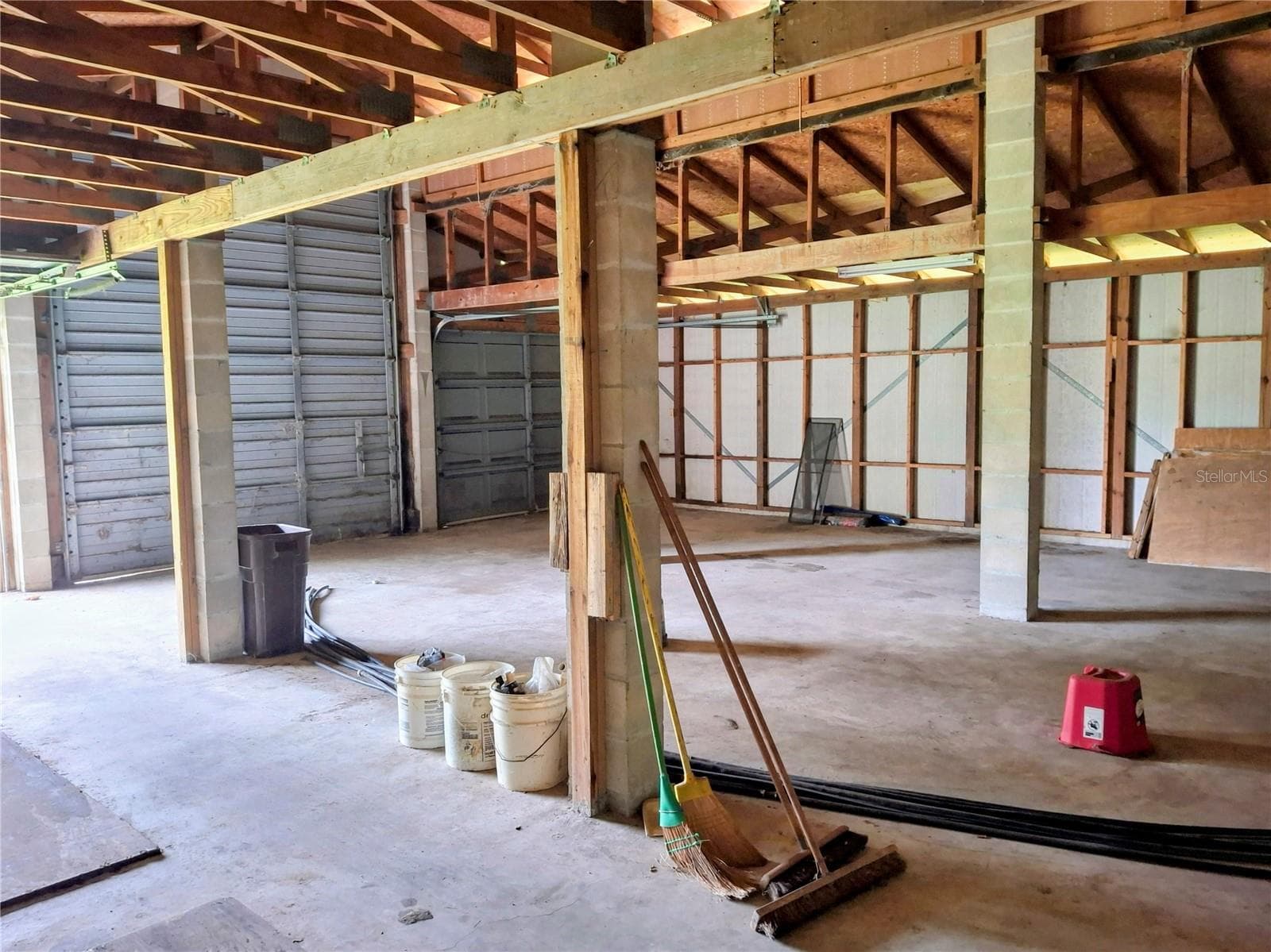 Barn interior - 6720 LAKELAND HIGHLANDS RD, LAKELAND